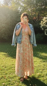 20 Maternity Outfits That Are Cute and Comfy
