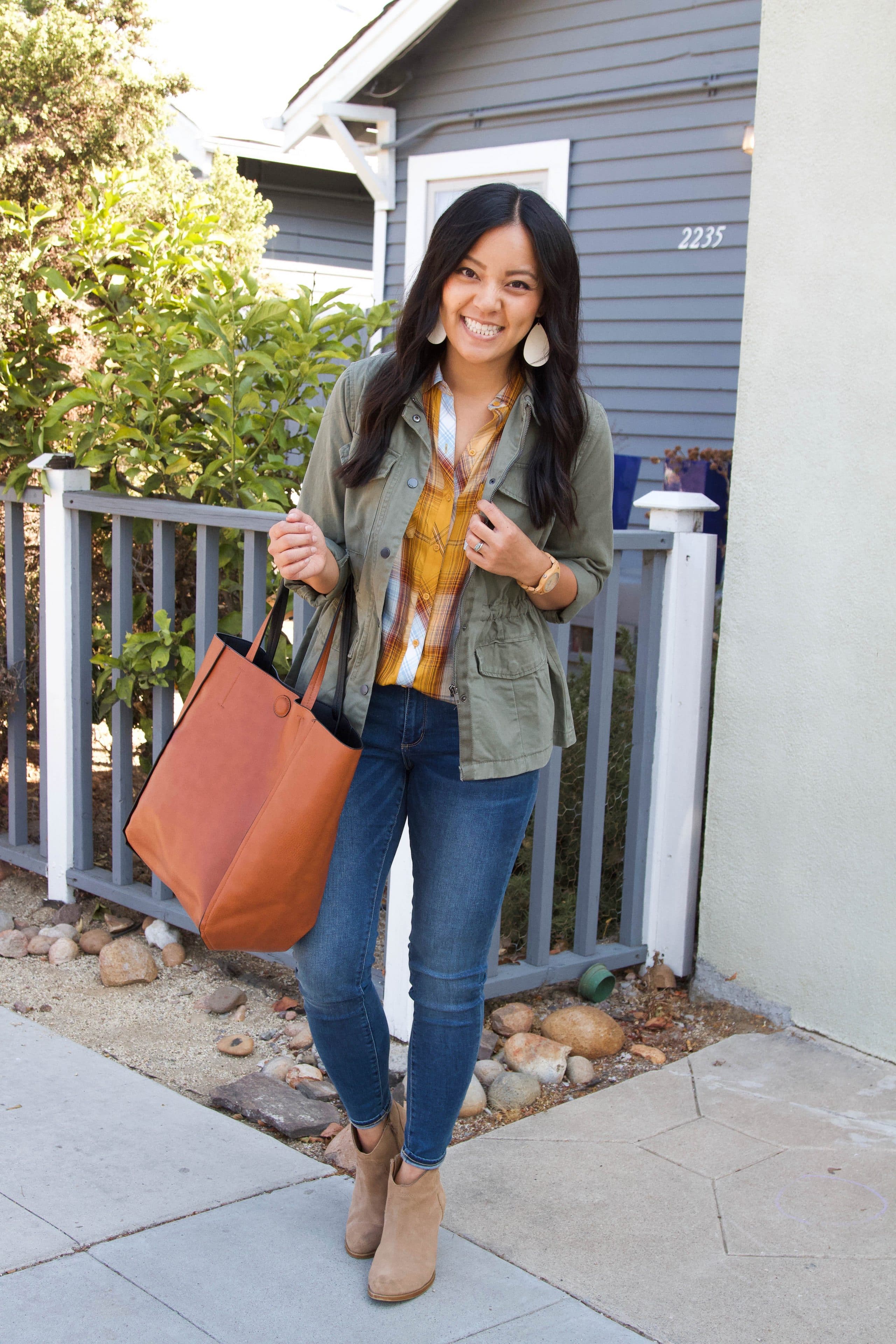 yellow-plaid-button-up-olive-utility-jacket-skinny-jeans-taupe-booties-cognac-tote-otufit-1