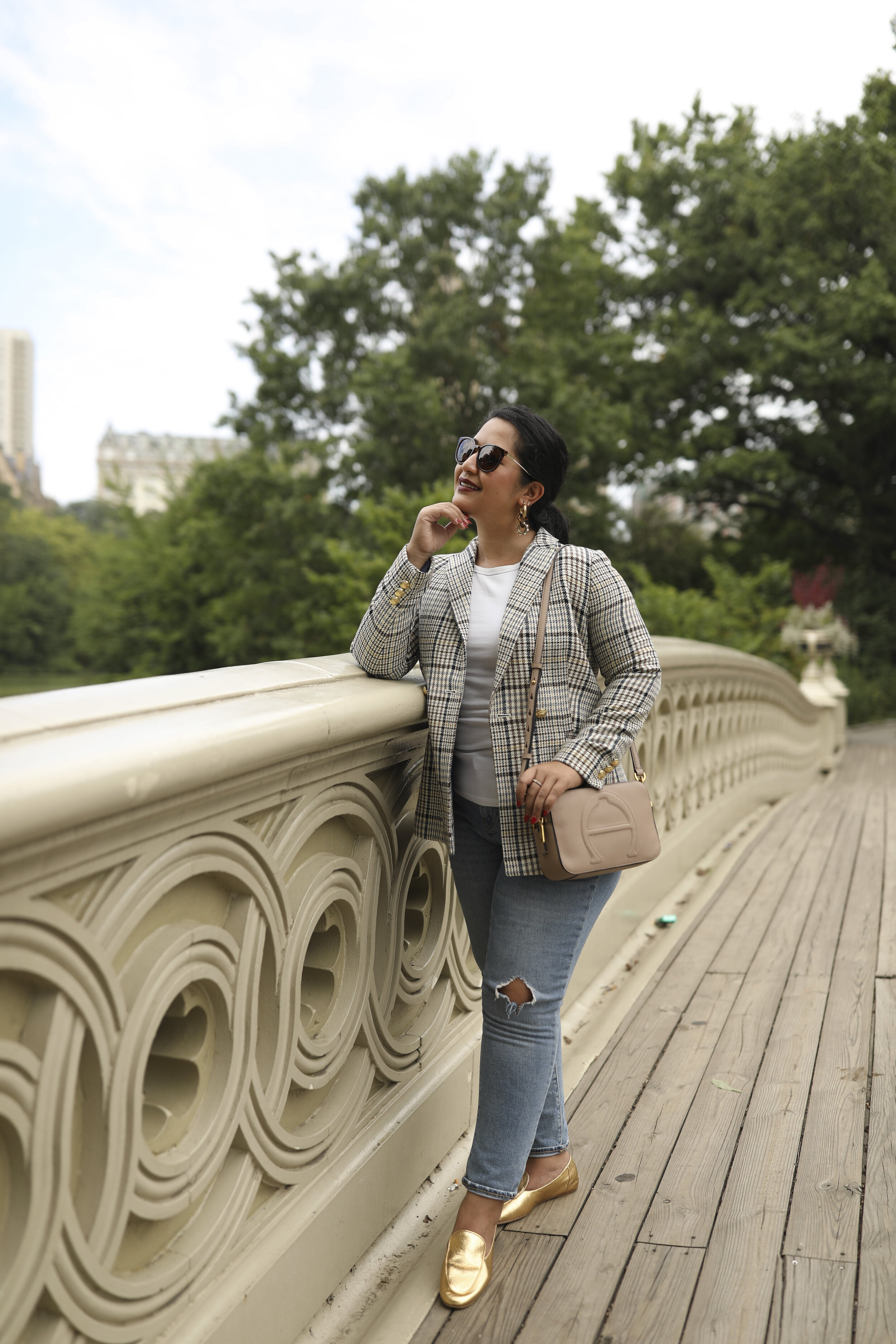 Krity+S+x+Etienne+Aigner_CrossBody_1