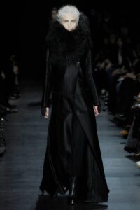 20 Hauntingly Beautiful Fall Goth Outfits to Die For This Season