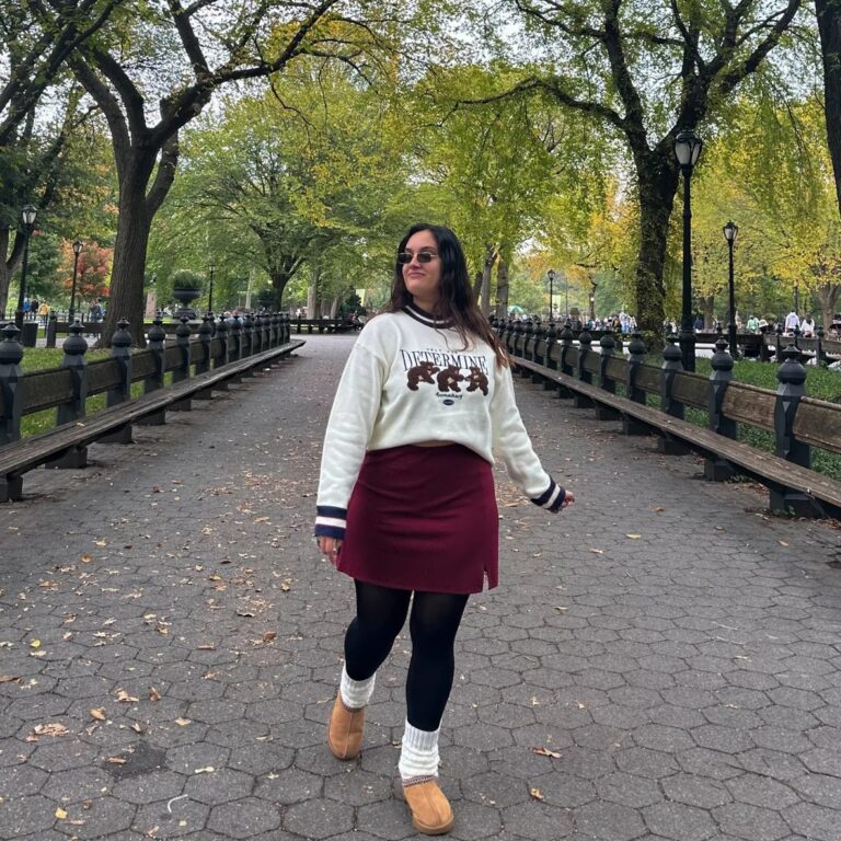 20 Cozy and Chic Fall Outfits with Uggs: Autumn Style Inspiration