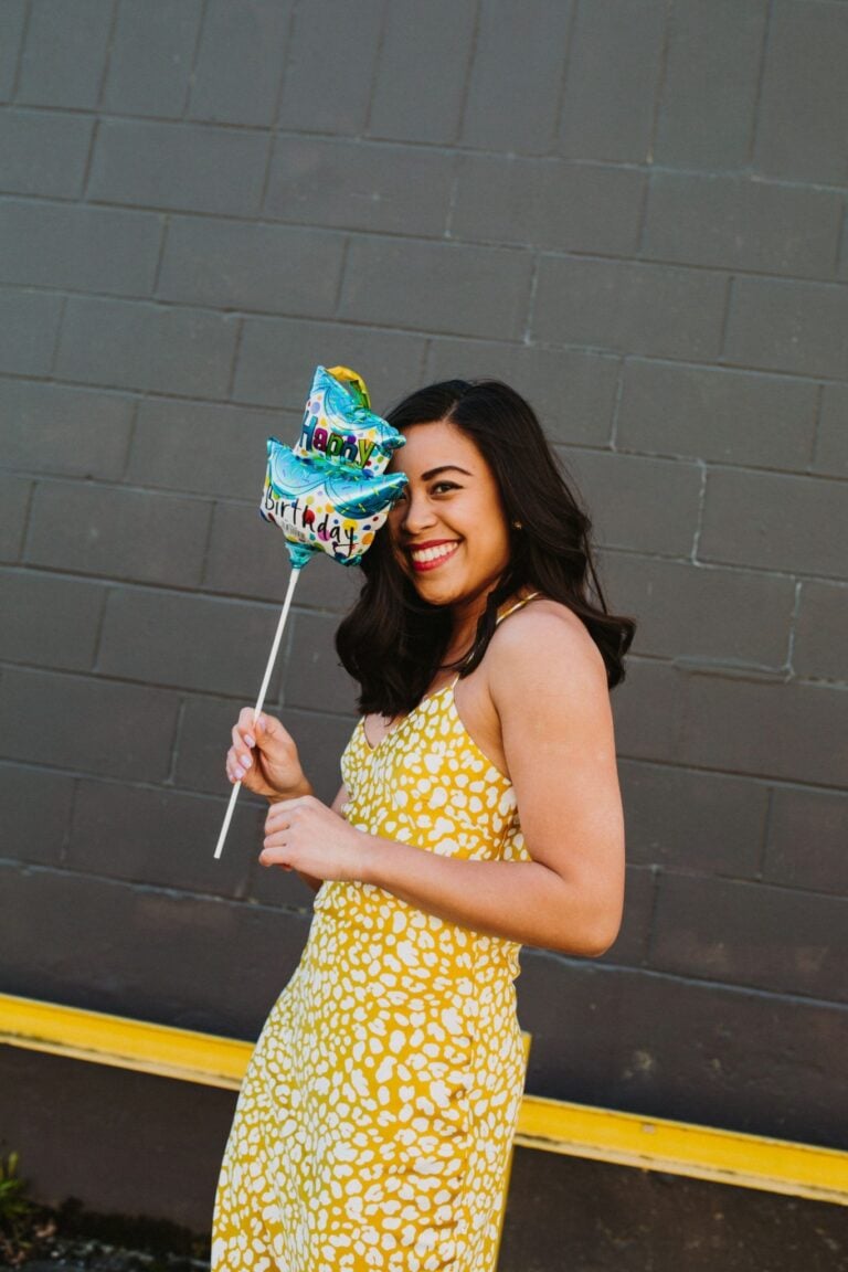 20 Adorable Fall Birthday Outfits That’ll Make You the Seasonal Sweetheart