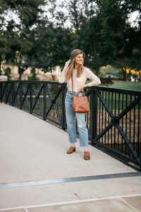 2021-brighton-butler-transitional-fall-look-agolde-jeans-gucci-mules-plaid-shacket-leatherology-bag-3
