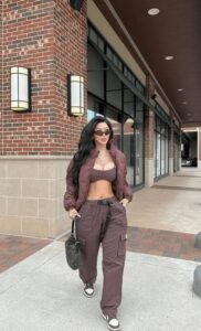 baddie-cargo-pants-outfit-9