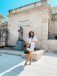 paris-summer-wardrobe-white-dress-cathedralsandcafes-blog-768x1024