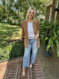 40+ Fall Mom Outfits That Handle School Runs and Chaos Alike