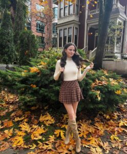 39+ Preppy Fall Outfits That Channel Ivy League Campus Style