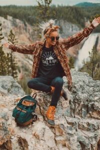 40+ Fall Hiking Outfits for Women Who Love Crisp Mountain Views