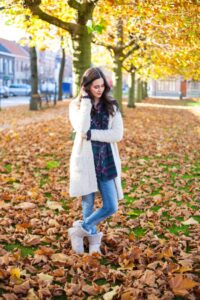 40+ Fall Outfits with UGGs for Maximum Warmth on Errands