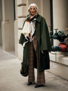 40+ Layered Fall Outfits That Handle Cold Mornings Reliably
