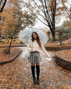 40+ Fall Outfits to Wear in Japan for Sightseeing and Ramen Runs