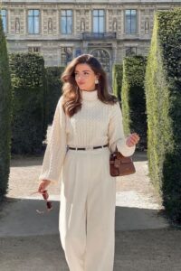 20 Old Money Fall Outfits Focused on Heritage Fabrics and Knits