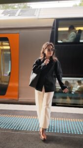 69+ Casual Winter Work Outfits That Keep You Warm Through Morning Subways